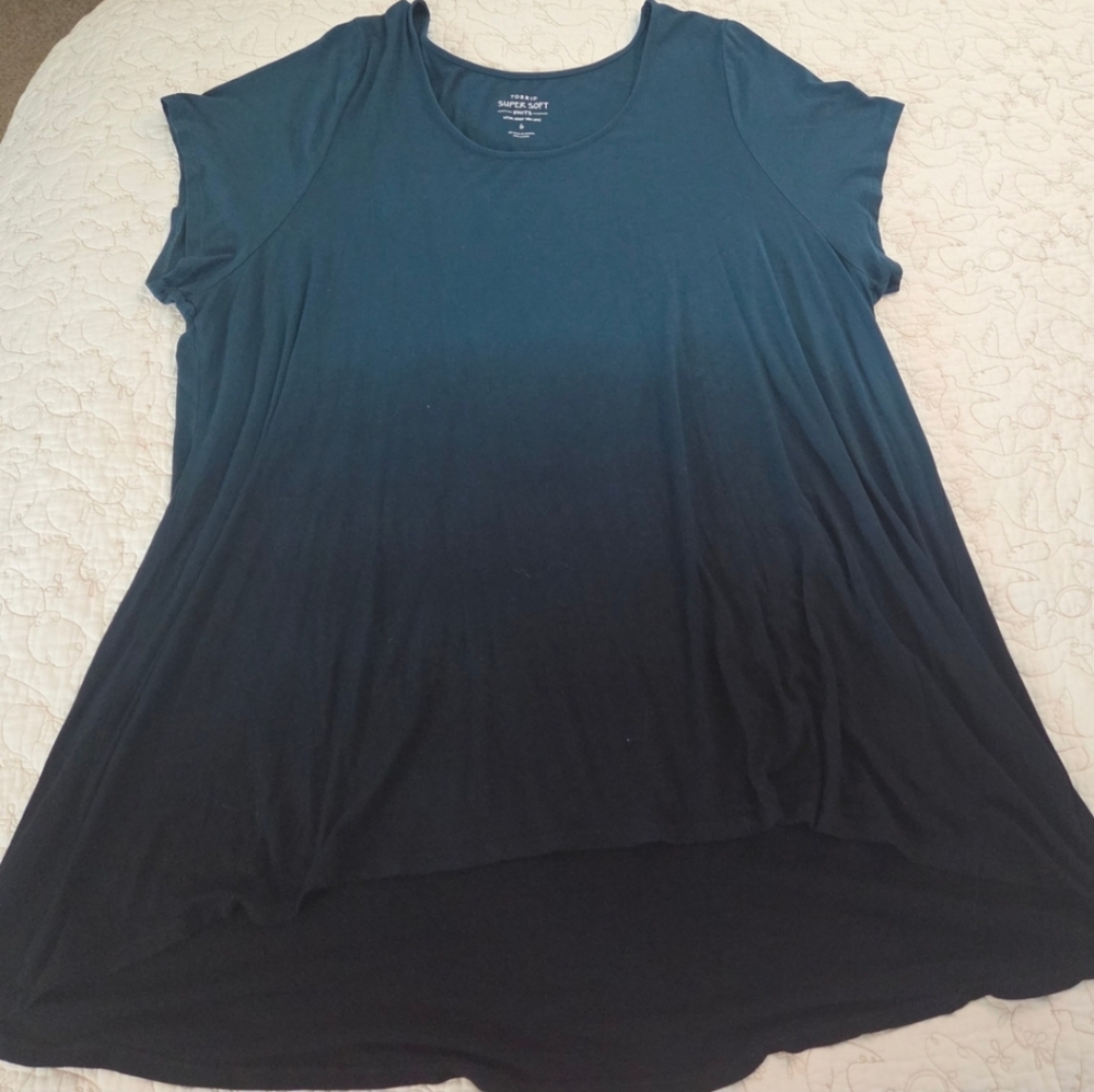Torrid 6x Super Soft Teal Dip-Dye Hi-lo Tee - Picture 3 of 7